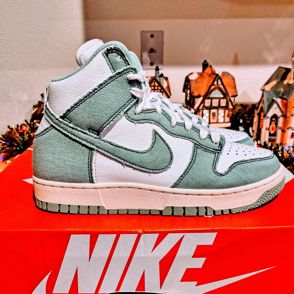 Women's Nike Dunk 1985 High Green Denim DV1143-300